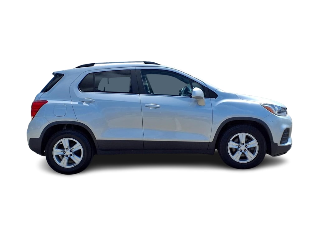 Thumbnail: 2018 Chevrolet Trax - 17