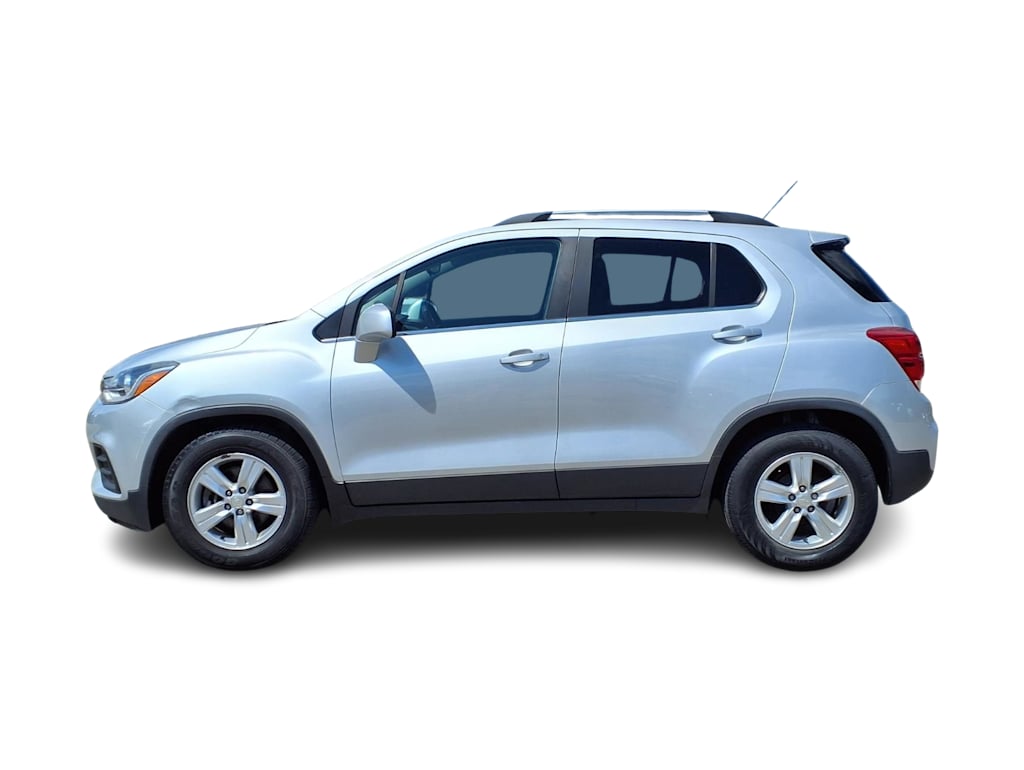 Thumbnail: 2018 Chevrolet Trax - 3