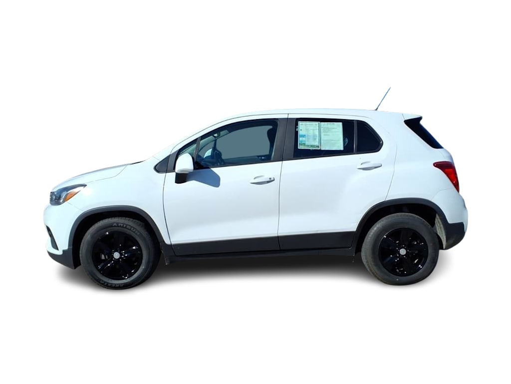 Thumbnail: 2018 Chevrolet Trax - 3