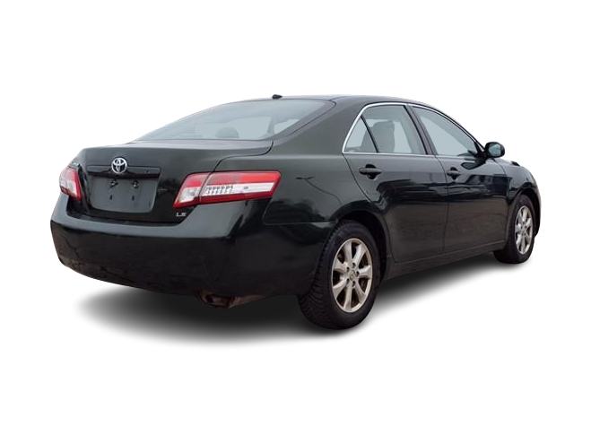 2011 Toyota Camry LE 18