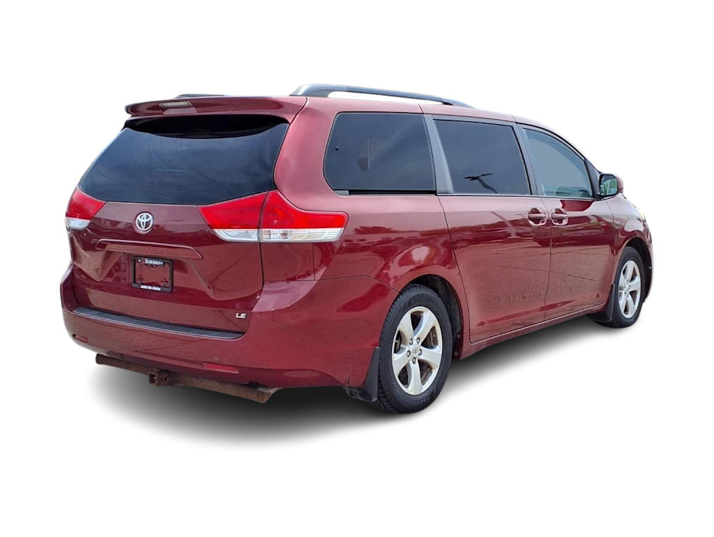 Thumbnail: 2012 Toyota Sienna - 15