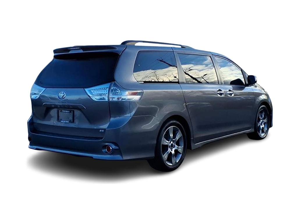 Thumbnail: 2013 Toyota Sienna - 17