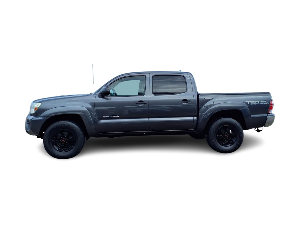 Thumbnail: 2015 Toyota Tacoma - 3