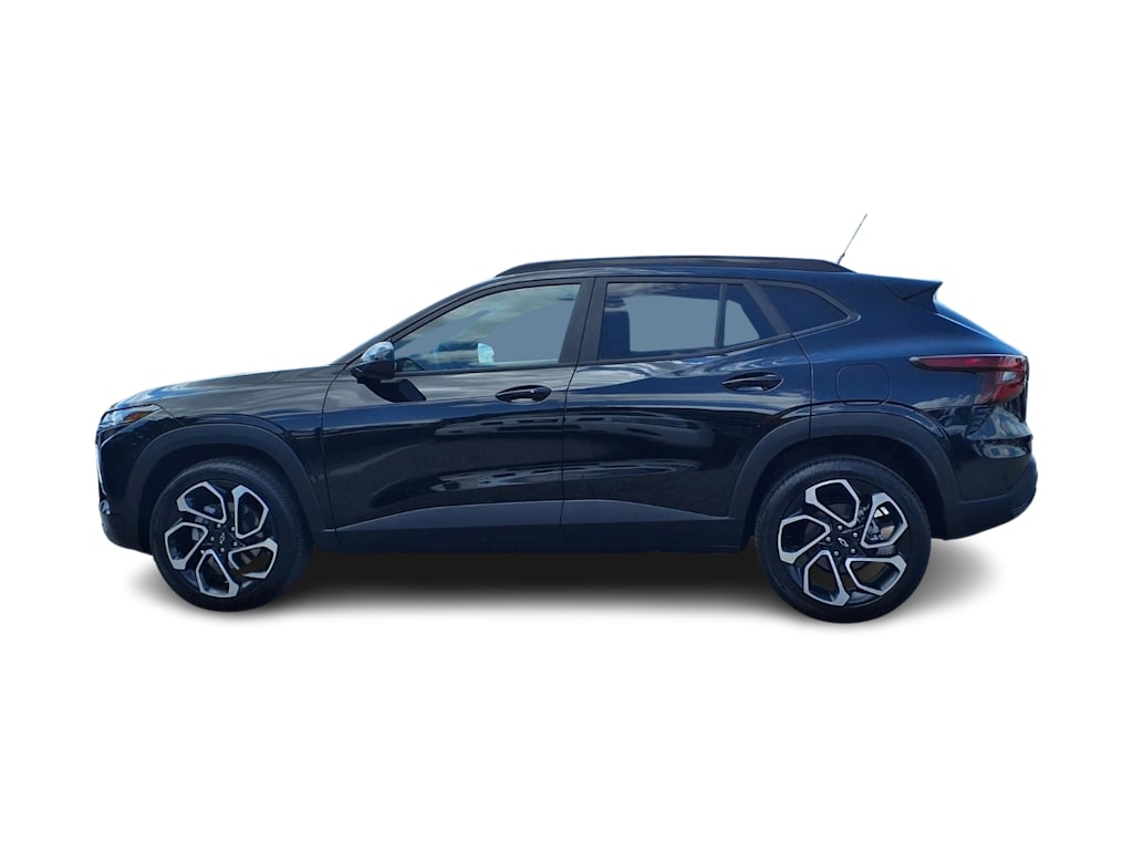 Thumbnail: 2026 Chevrolet Trax - 3