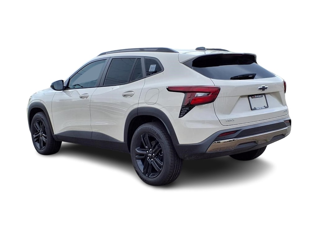 Thumbnail: 2026 Chevrolet Trax - 3
