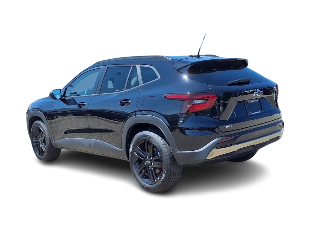 Thumbnail: 2026 Chevrolet Trax - 3