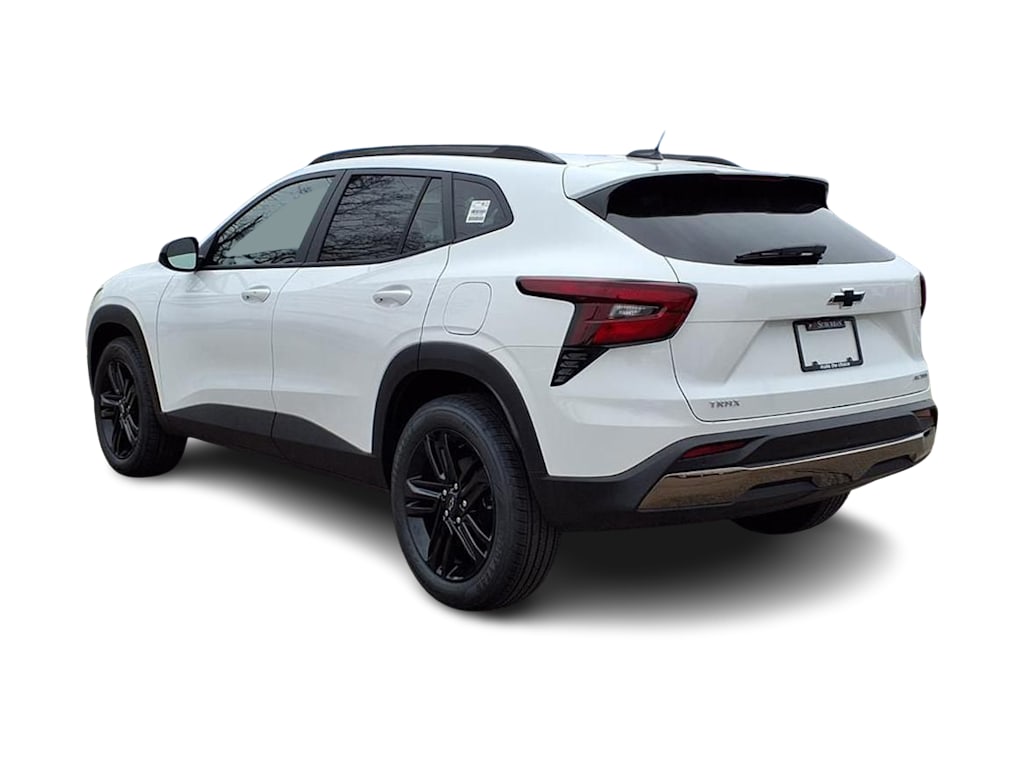 Thumbnail: 2026 Chevrolet Trax - 3
