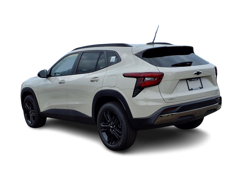 Thumbnail: 2026 Chevrolet Trax - 3