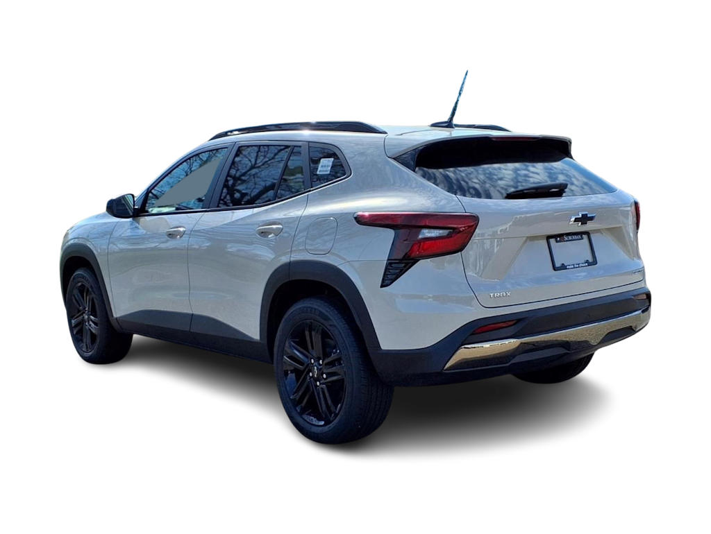 Thumbnail: 2026 Chevrolet Trax - 3