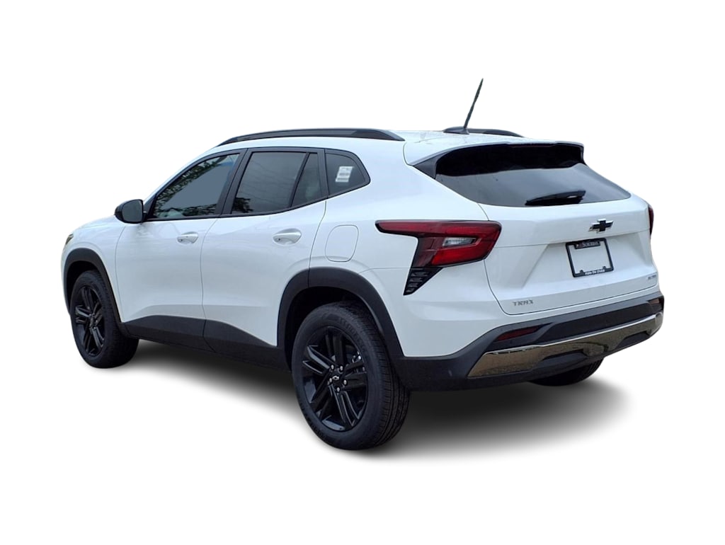 Thumbnail: 2026 Chevrolet Trax - 3