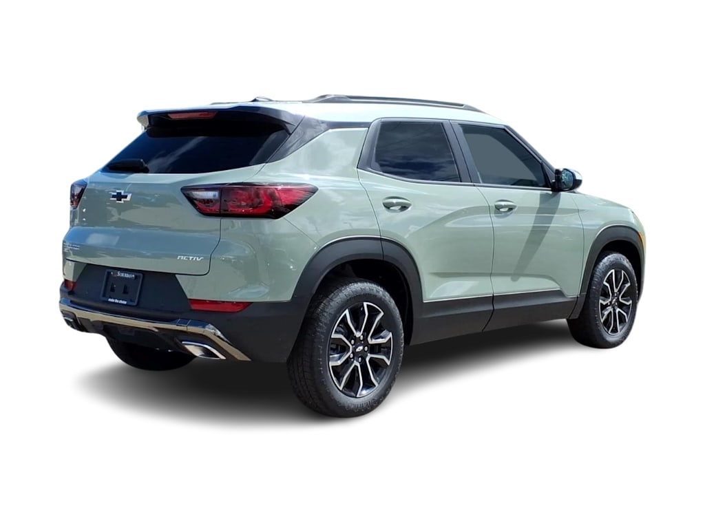 Thumbnail: 2026 Chevrolet TrailBlazer - 16