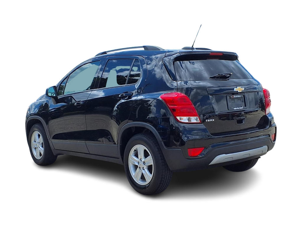 Thumbnail: 2021 Chevrolet Trax - 3