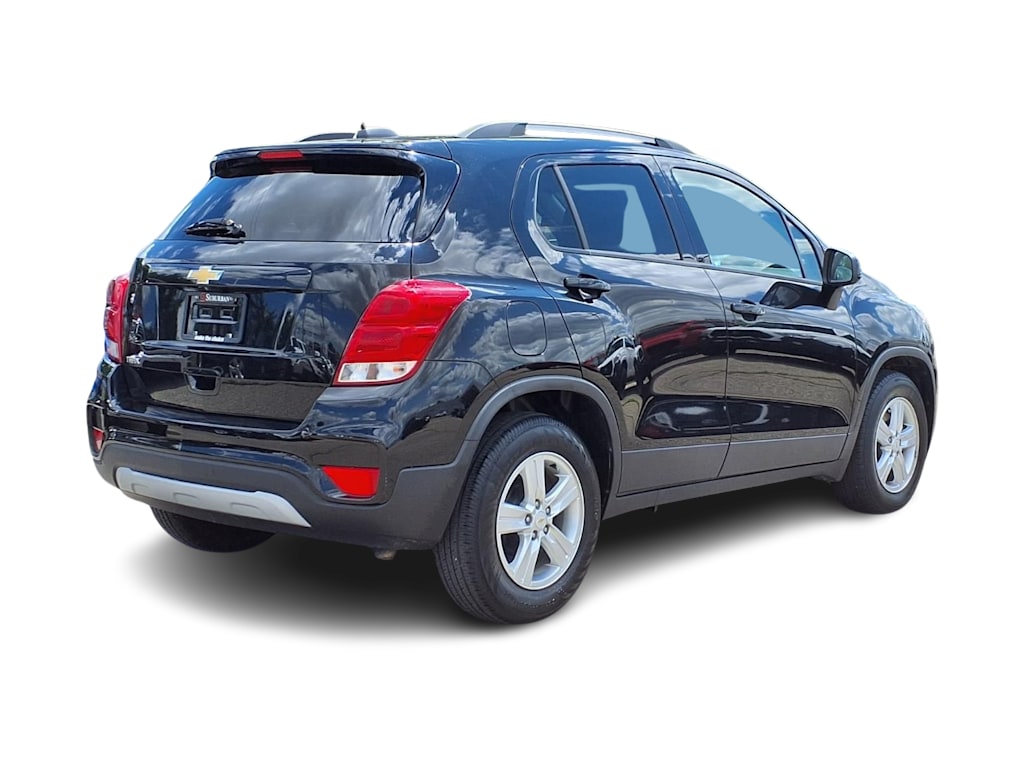 Thumbnail: 2021 Chevrolet Trax - 17