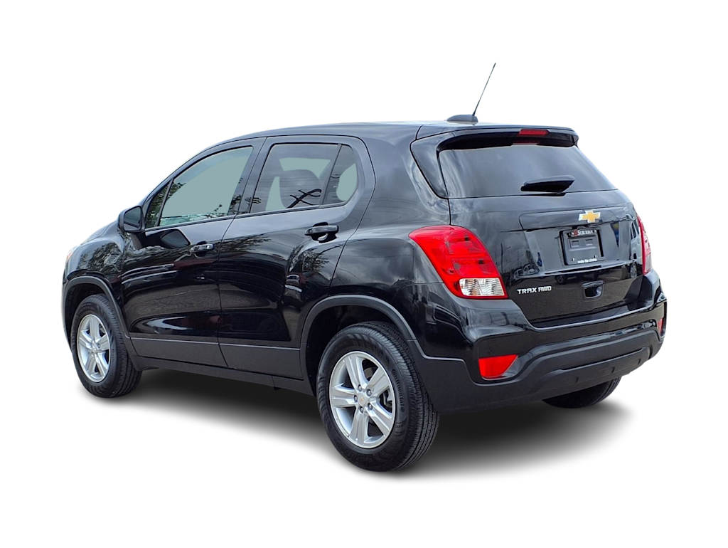 Thumbnail: 2022 Chevrolet Trax - 3
