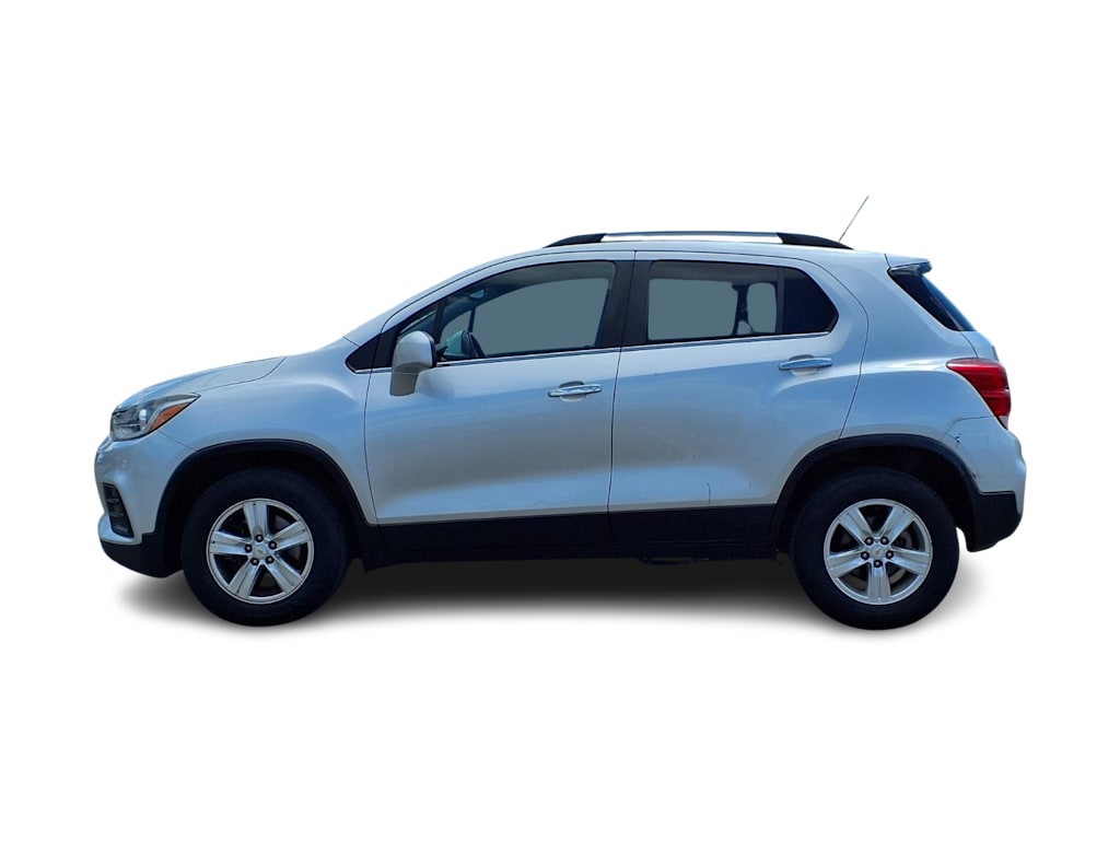Thumbnail: 2018 Chevrolet Trax - 3