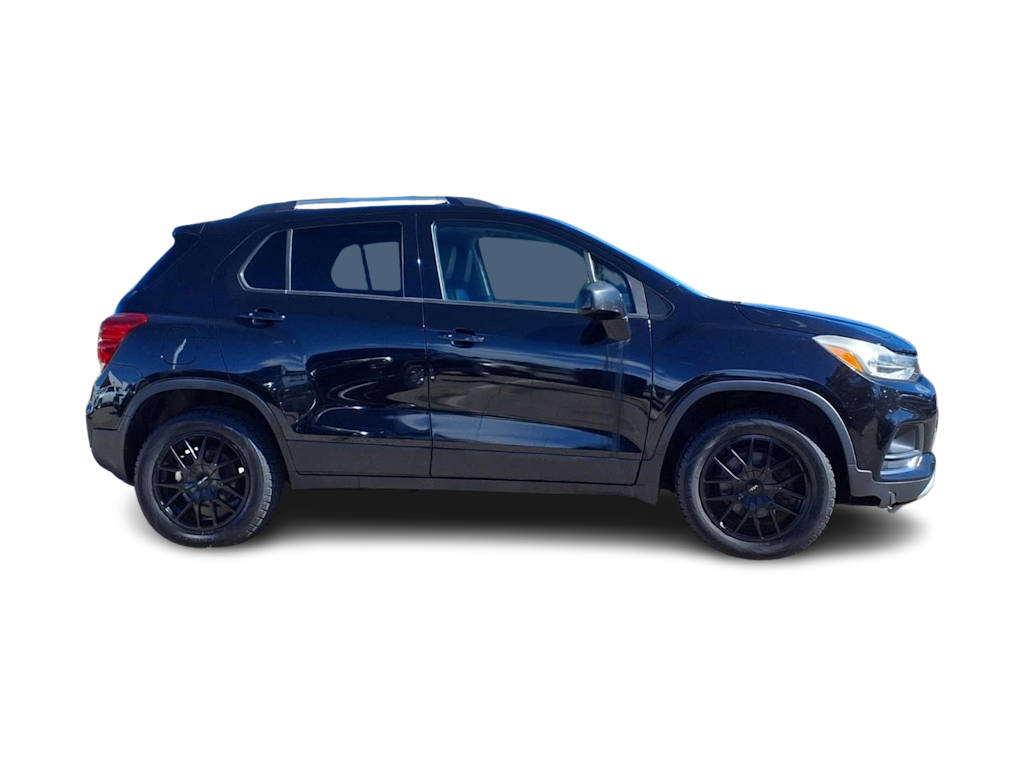 Thumbnail: 2018 Chevrolet Trax - 17