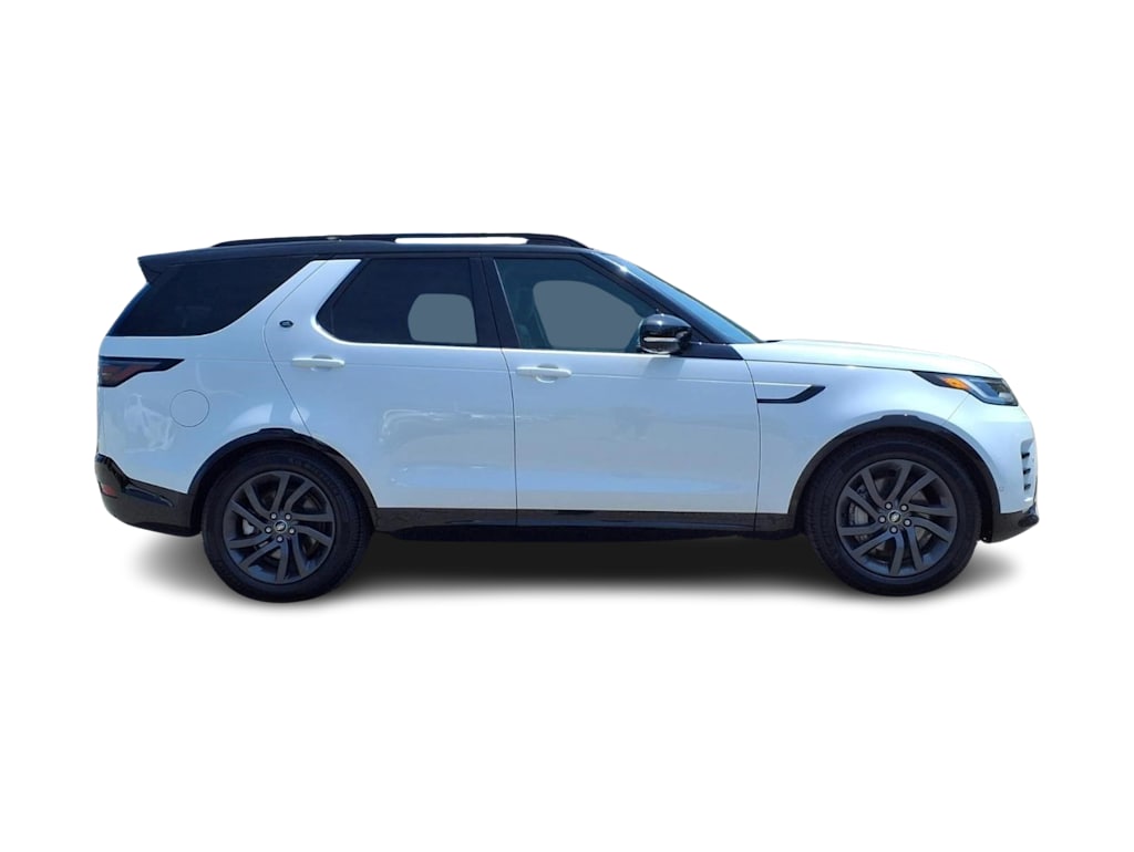 Thumbnail: 2023 Land Rover Discovery - 15