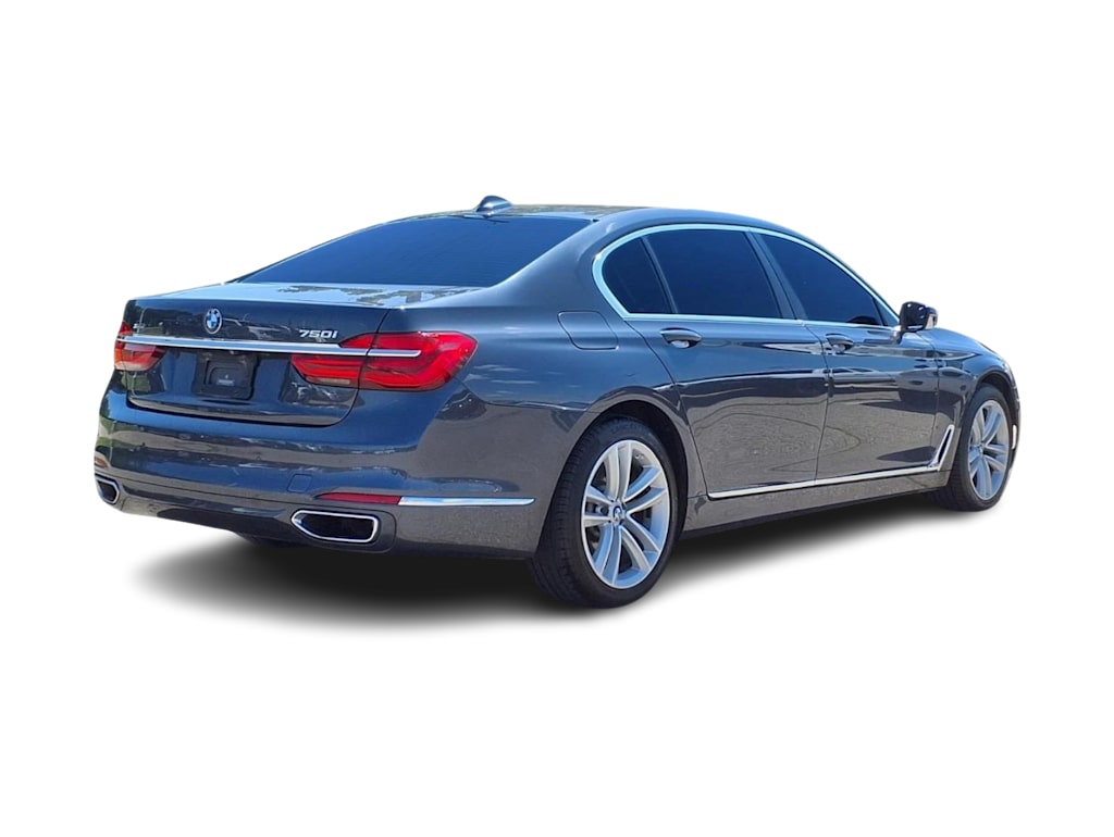 Thumbnail: 2016 BMW 7 Series - 18