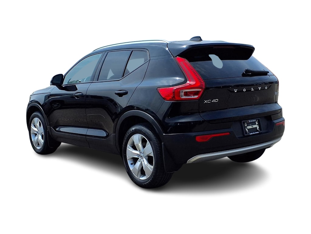 Thumbnail: 2022 Volvo XC40 - 3