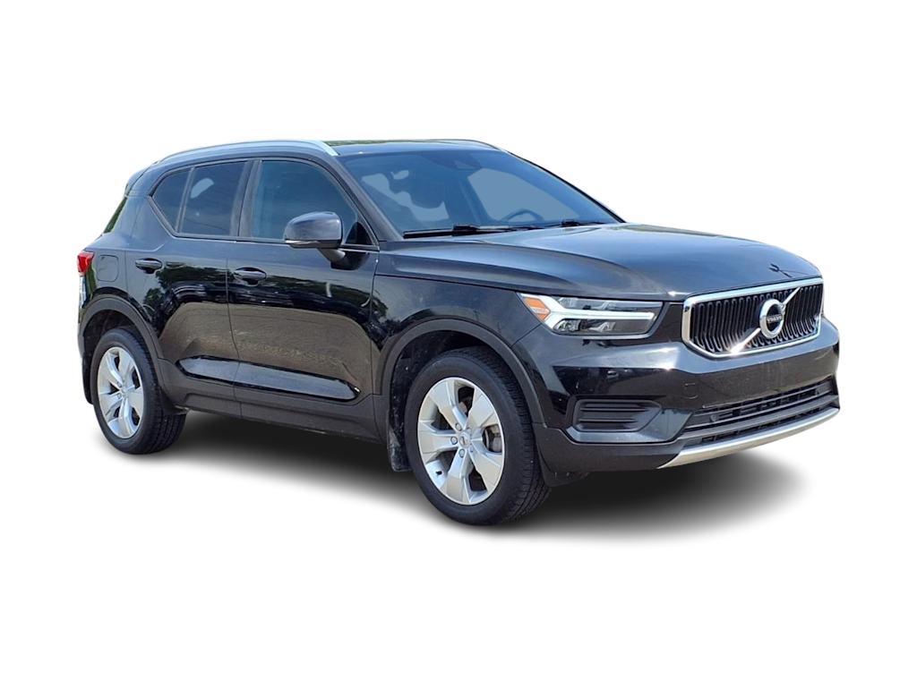 Thumbnail: 2022 Volvo XC40 - 15
