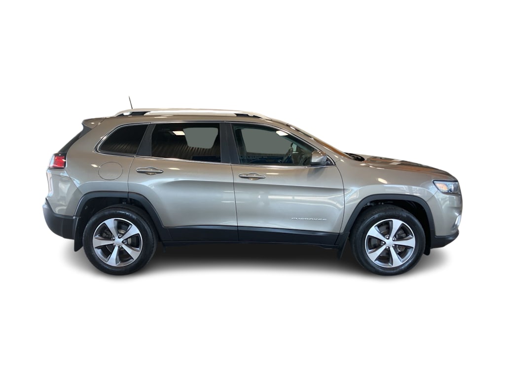 Thumbnail: 2021 Jeep Cherokee - 16