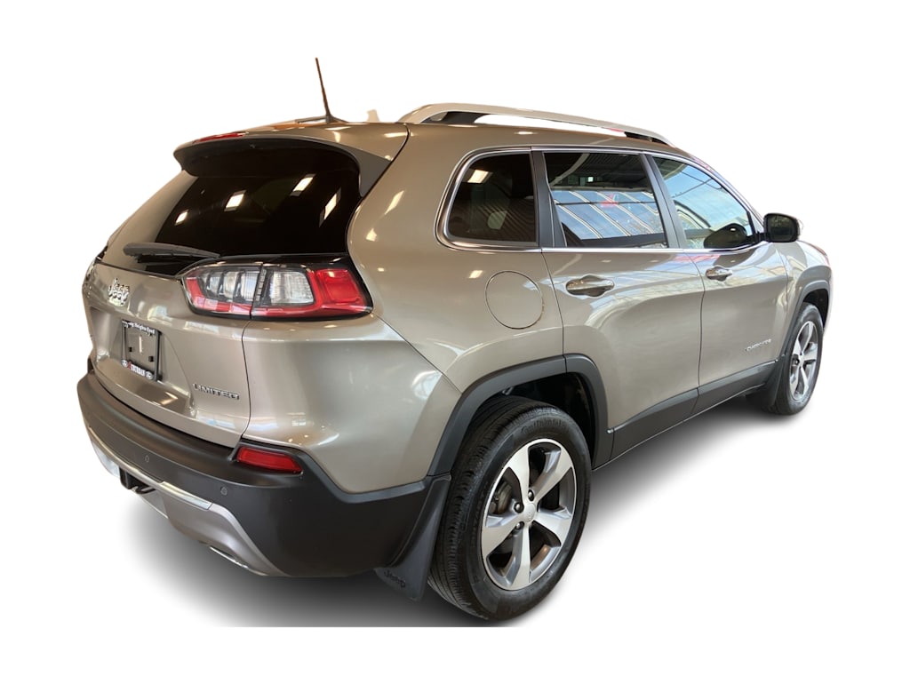 Thumbnail: 2021 Jeep Cherokee - 17