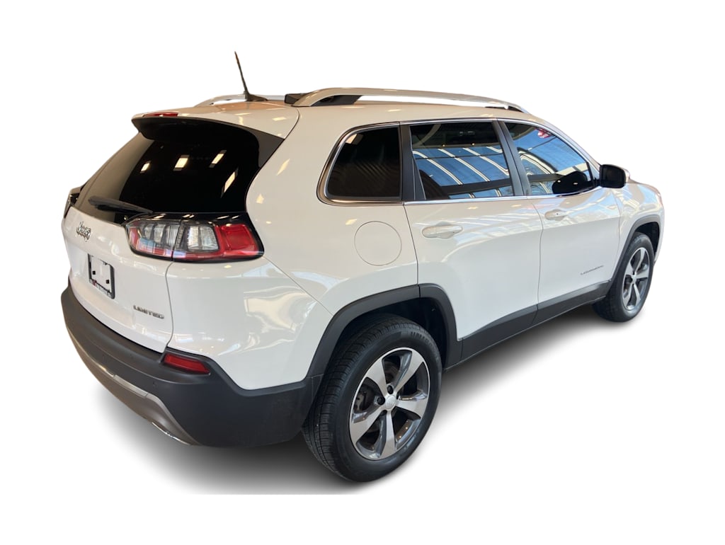 Thumbnail: 2019 Jeep Cherokee - 17