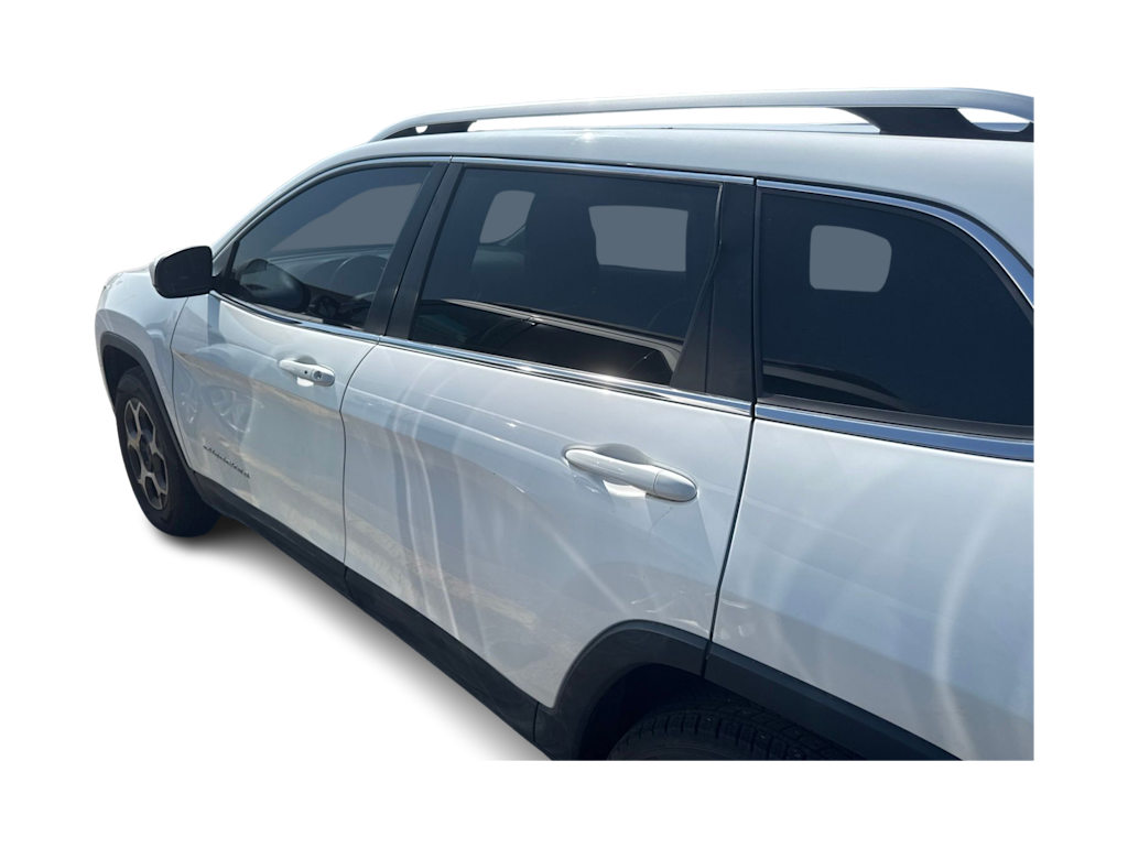 Thumbnail: 2021 Jeep Cherokee - 17