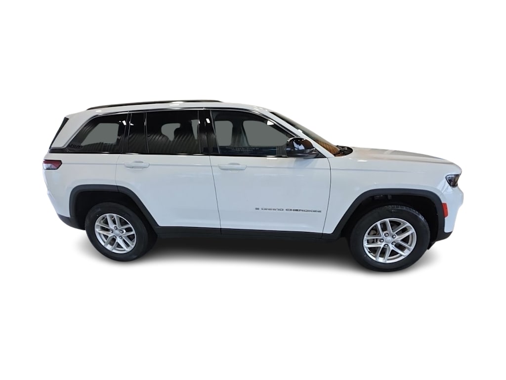 Thumbnail: 2023 Jeep Grand Cherokee - 16