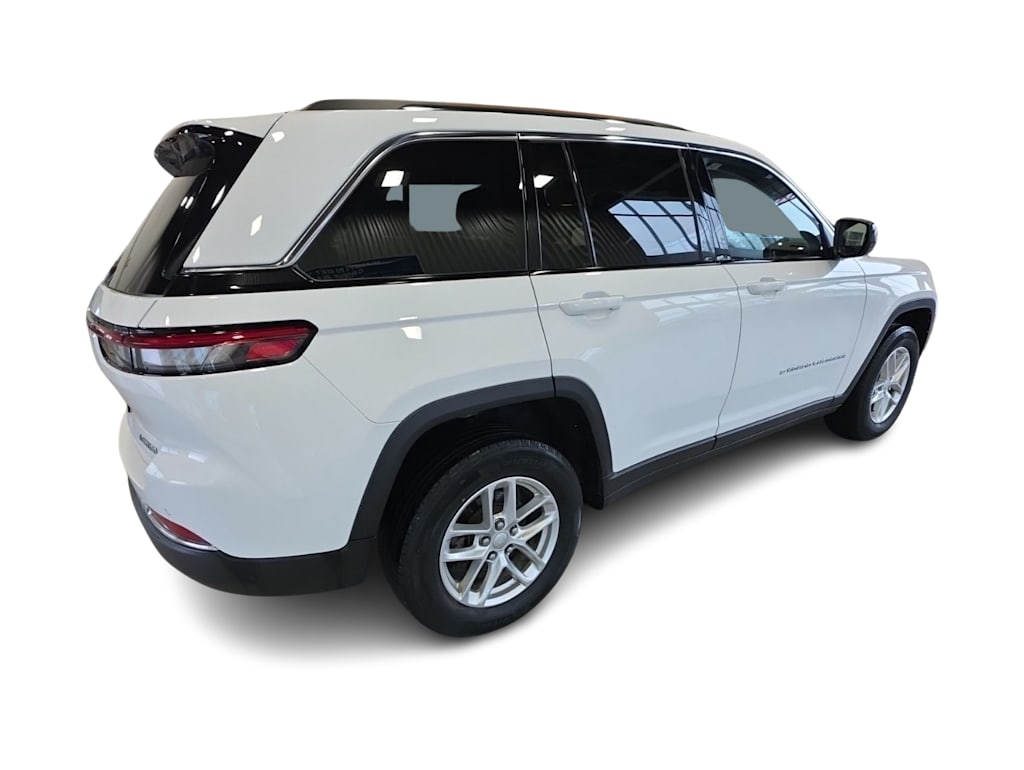 Thumbnail: 2023 Jeep Grand Cherokee - 17