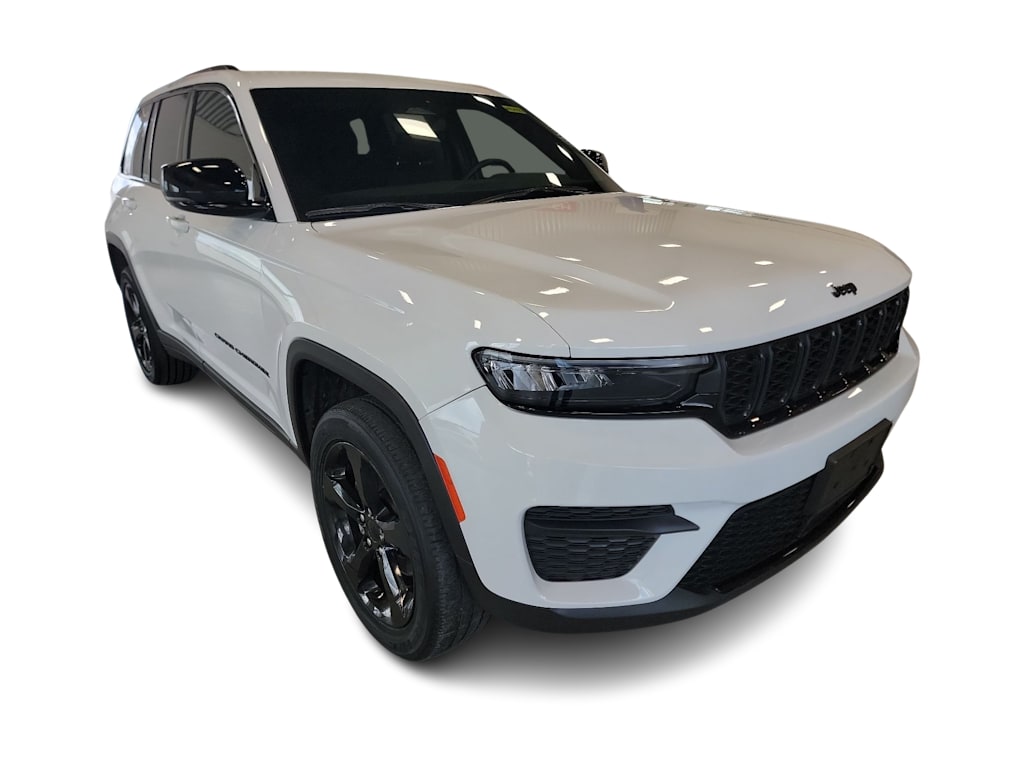 Thumbnail: 2023 Jeep Grand Cherokee - 16