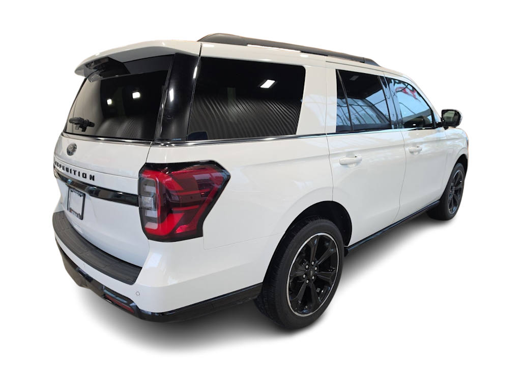 Thumbnail: 2023 Ford Expedition - 17