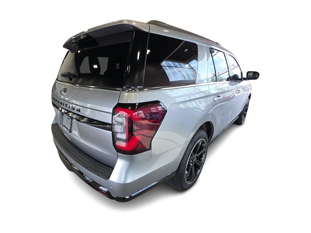 Thumbnail: 2022 Ford Expedition - 18