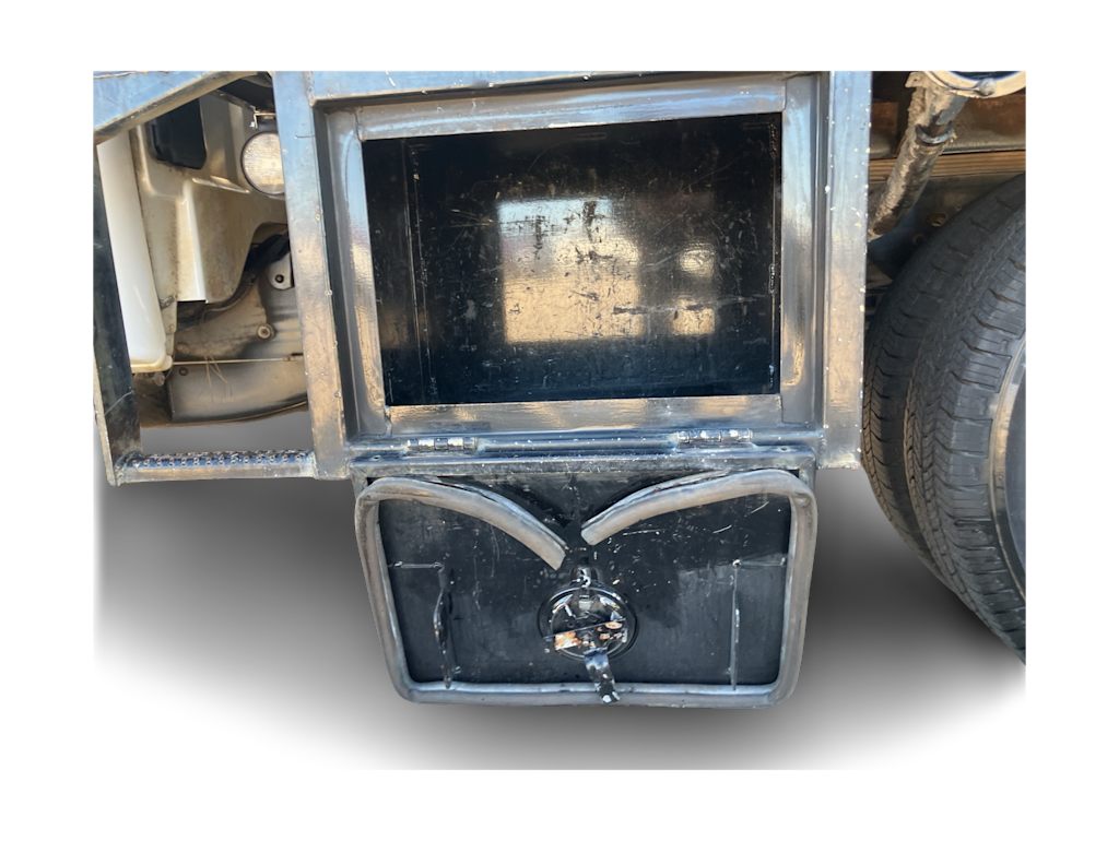 Thumbnail: 2011 Chevrolet Silverado 3500 - 23