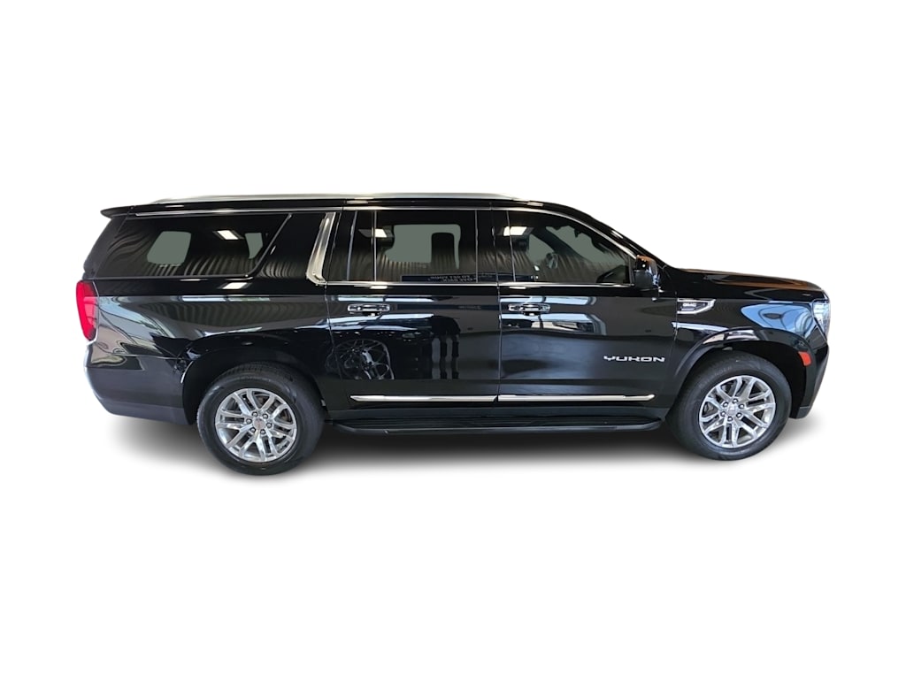 Thumbnail: 2023 GMC Yukon XL - 18