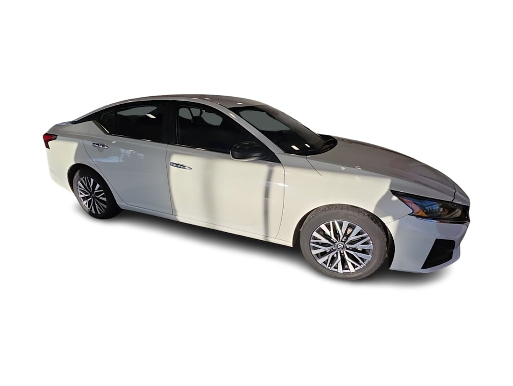 Thumbnail: 2025 Nissan Altima - 16