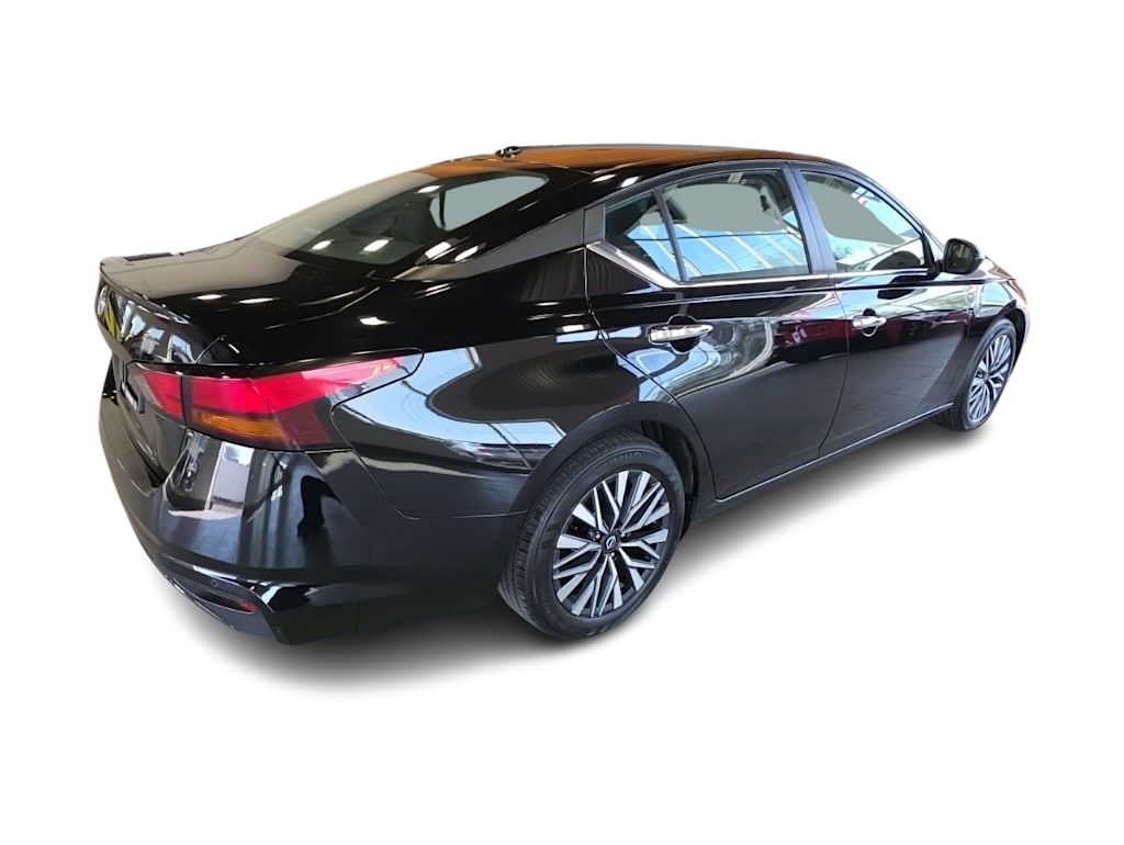 Thumbnail: 2025 Nissan Altima - 18