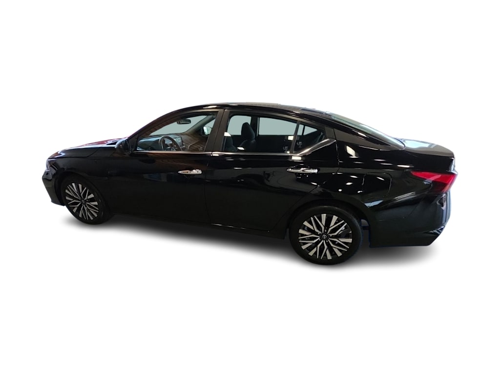 Thumbnail: 2025 Nissan Altima - 23