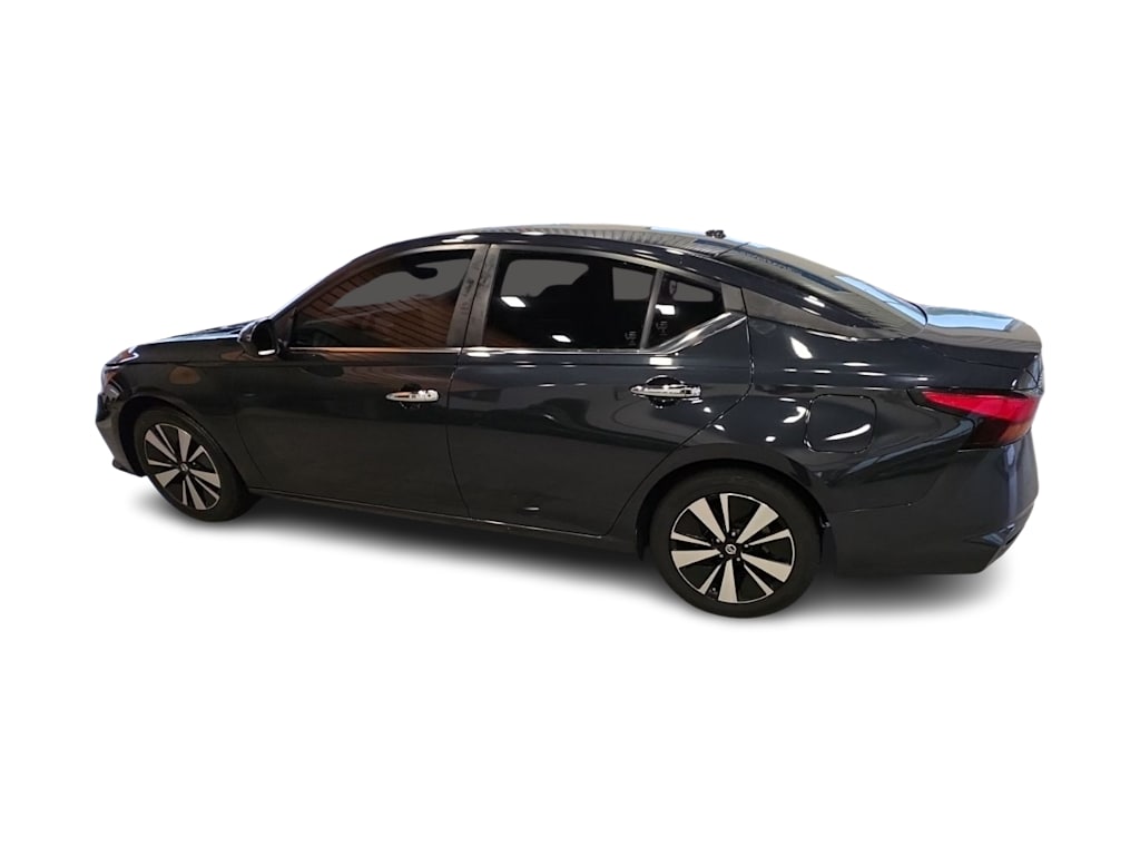 Thumbnail: 2022 Nissan Altima - 3