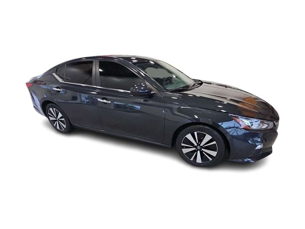 Thumbnail: 2022 Nissan Altima - 16