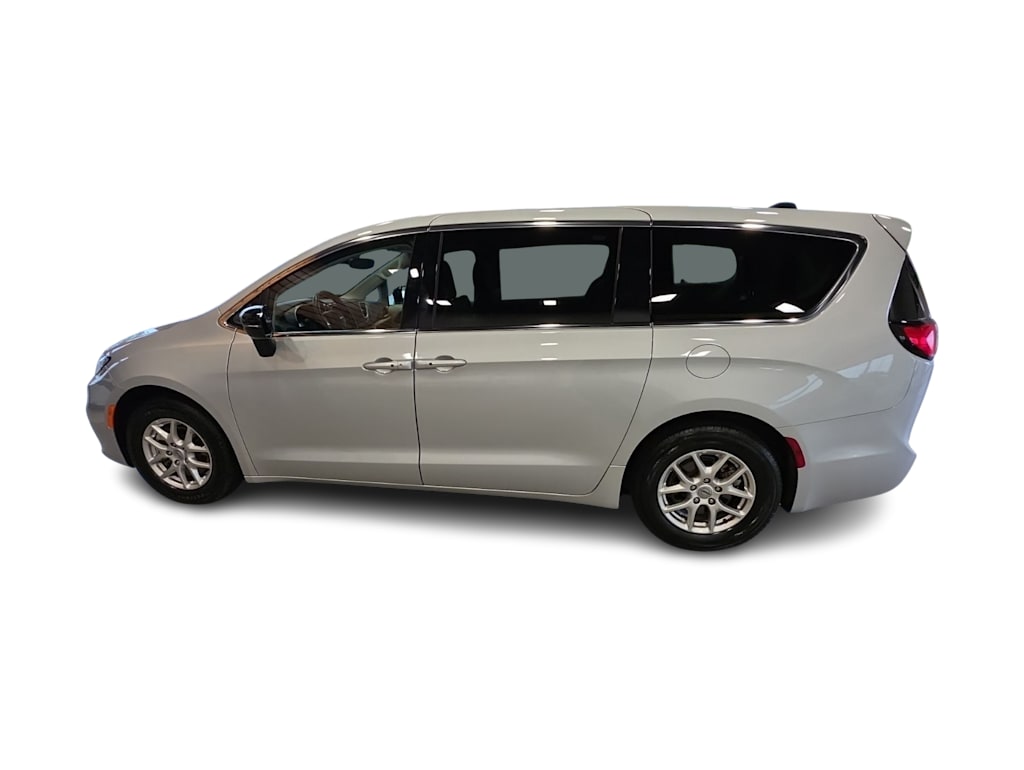 Thumbnail: 2024 Chrysler Pacifica - 19