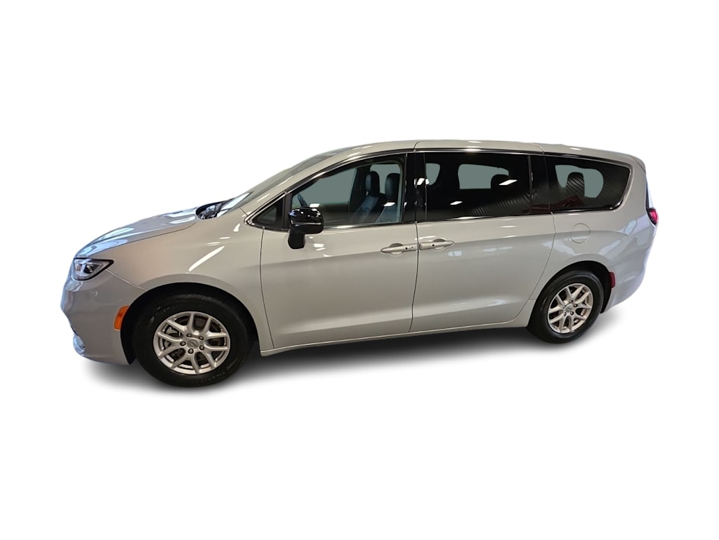 Thumbnail: 2024 Chrysler Pacifica - 20