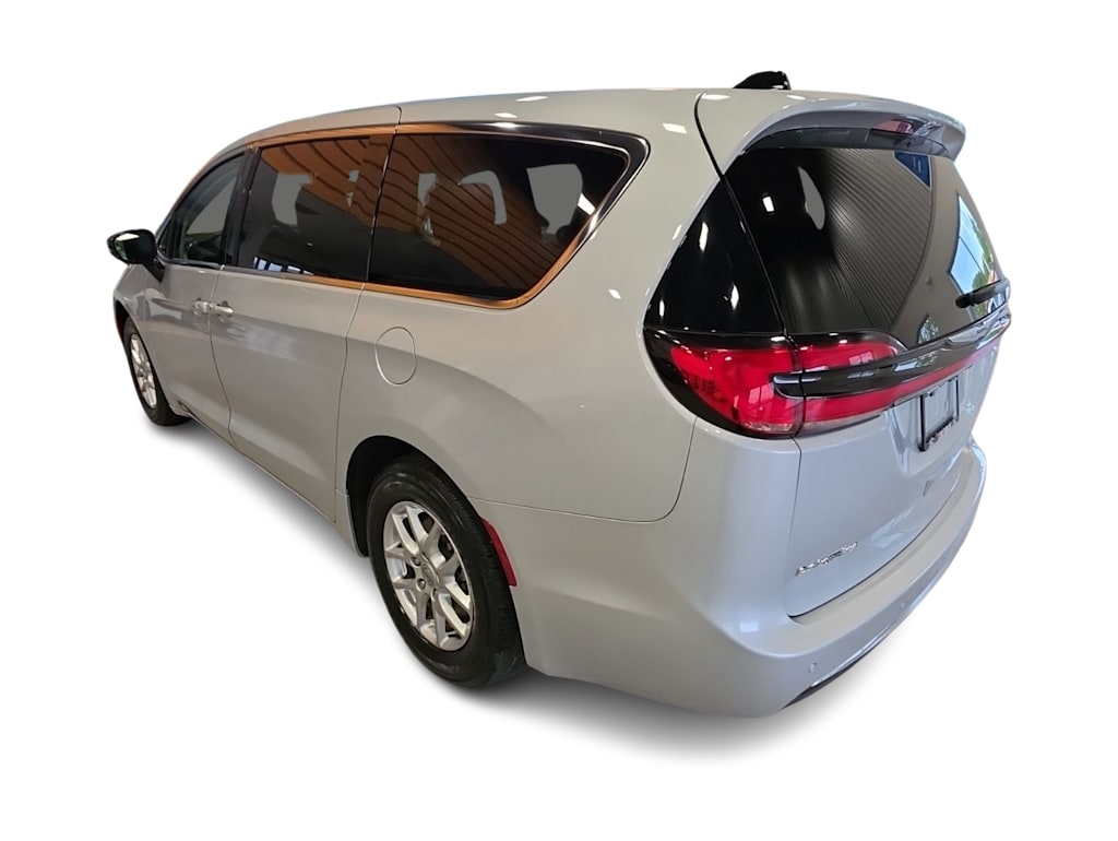 Thumbnail: 2024 Chrysler Pacifica - 18
