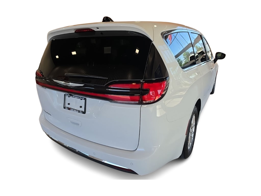Thumbnail: 2026 Chrysler Pacifica - 18