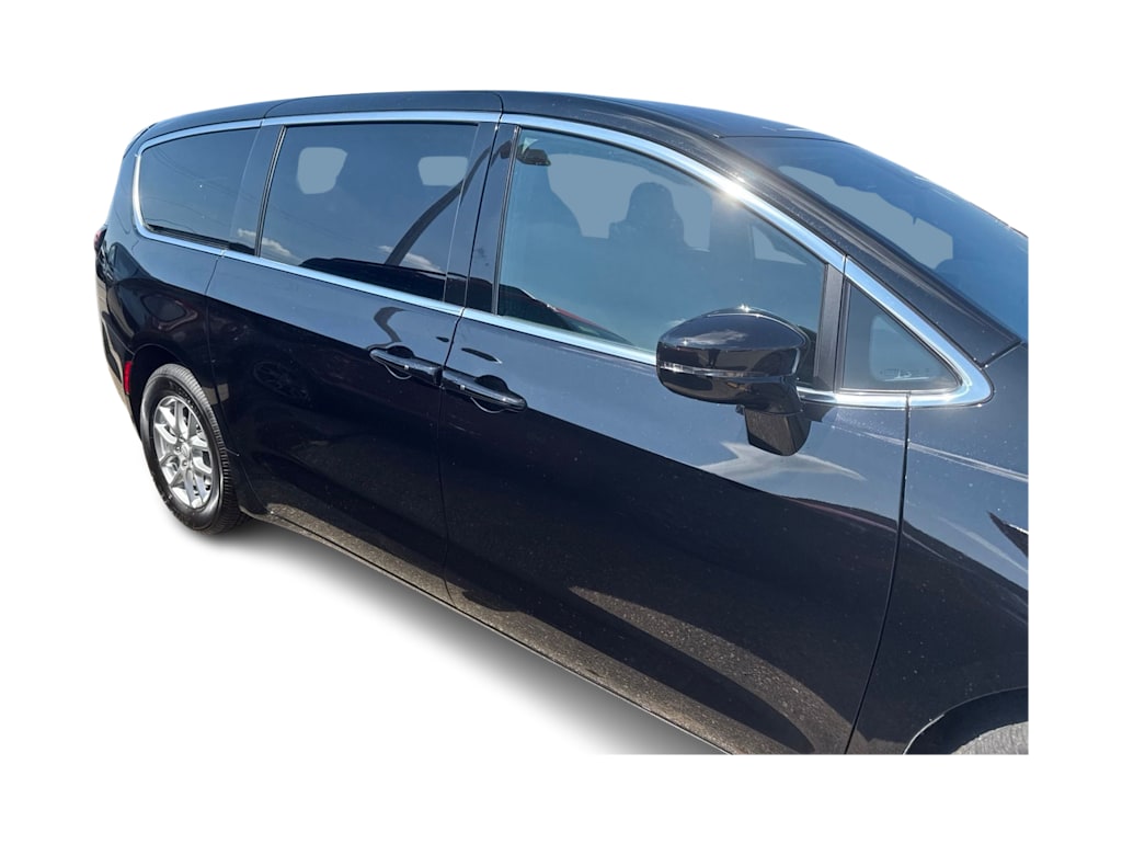 Thumbnail: 2026 Chrysler Pacifica - 29