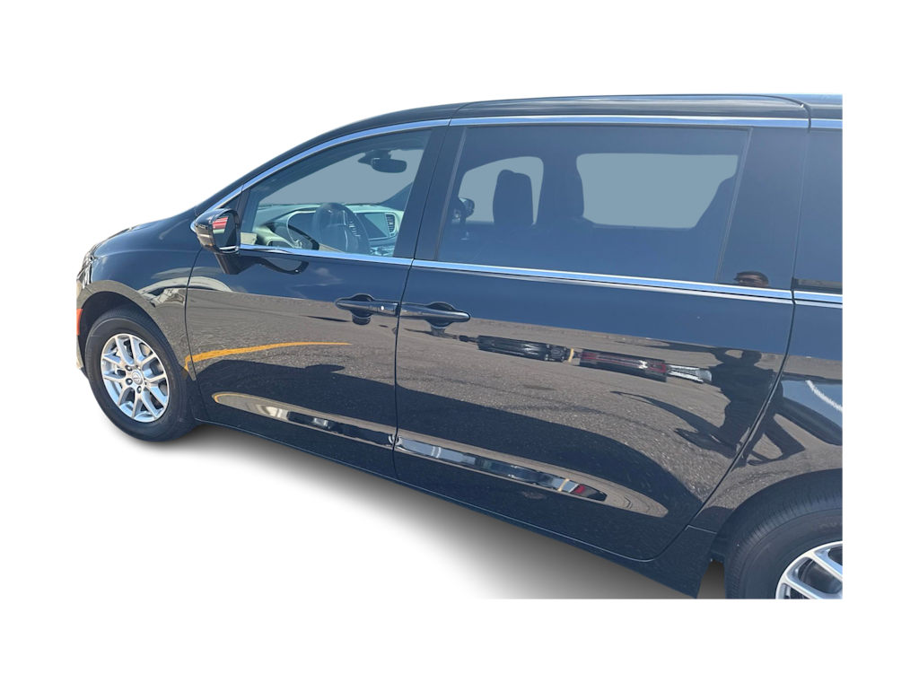 Thumbnail: 2026 Chrysler Pacifica - 22