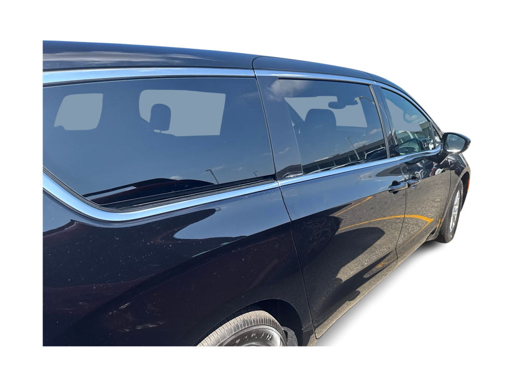 Thumbnail: 2026 Chrysler Pacifica - 16