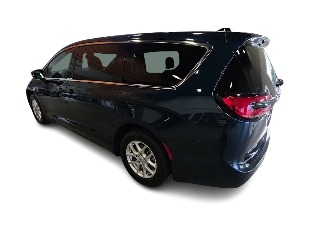 Thumbnail: 2025 Chrysler Pacifica - 19