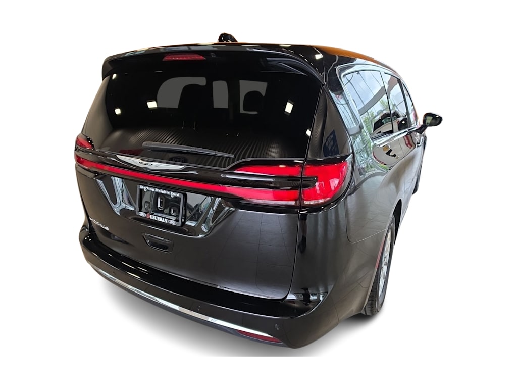 Thumbnail: 2025 Chrysler Pacifica - 18