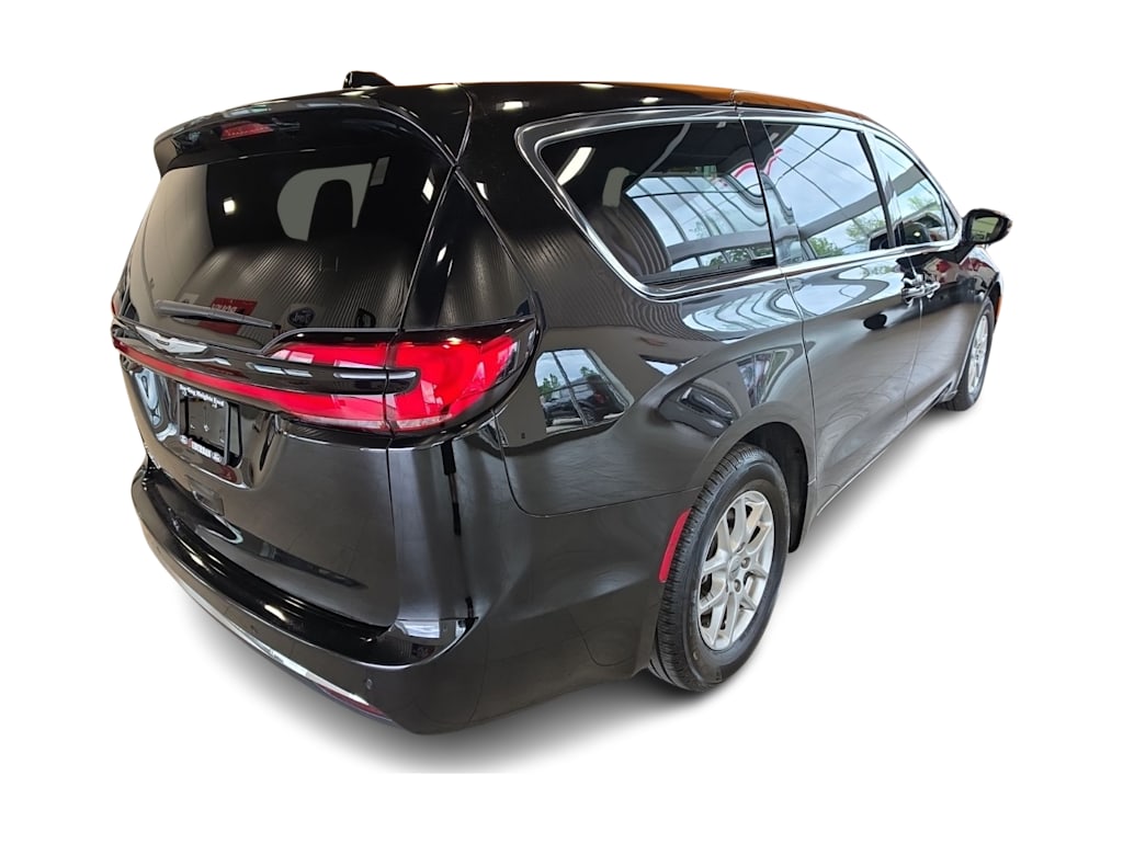Thumbnail: 2025 Chrysler Pacifica - 17